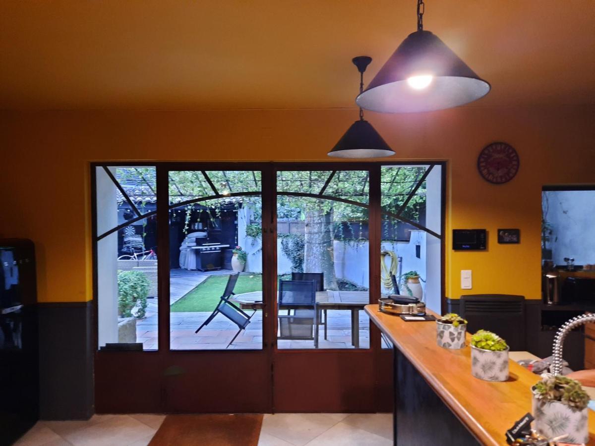 Mas" La Maison De Mon Pere " Proche Avignon A Pujaut Luaran gambar